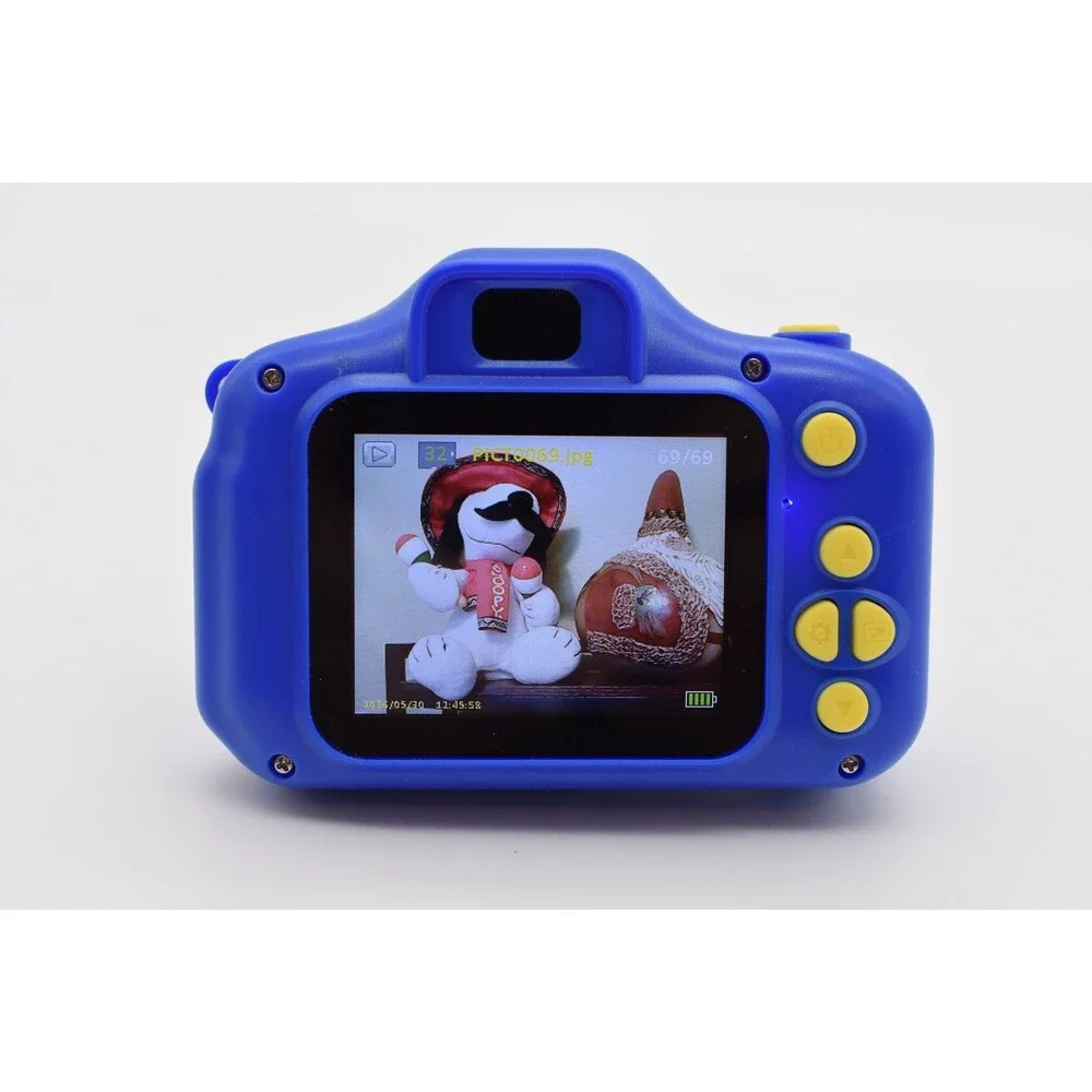 Waterproof Camera for Kids. Case, camera and memory card included